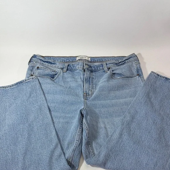 Abercrombie & Fitch Light Blue Women's The Straight Mid Rise - Picture 2 of 6